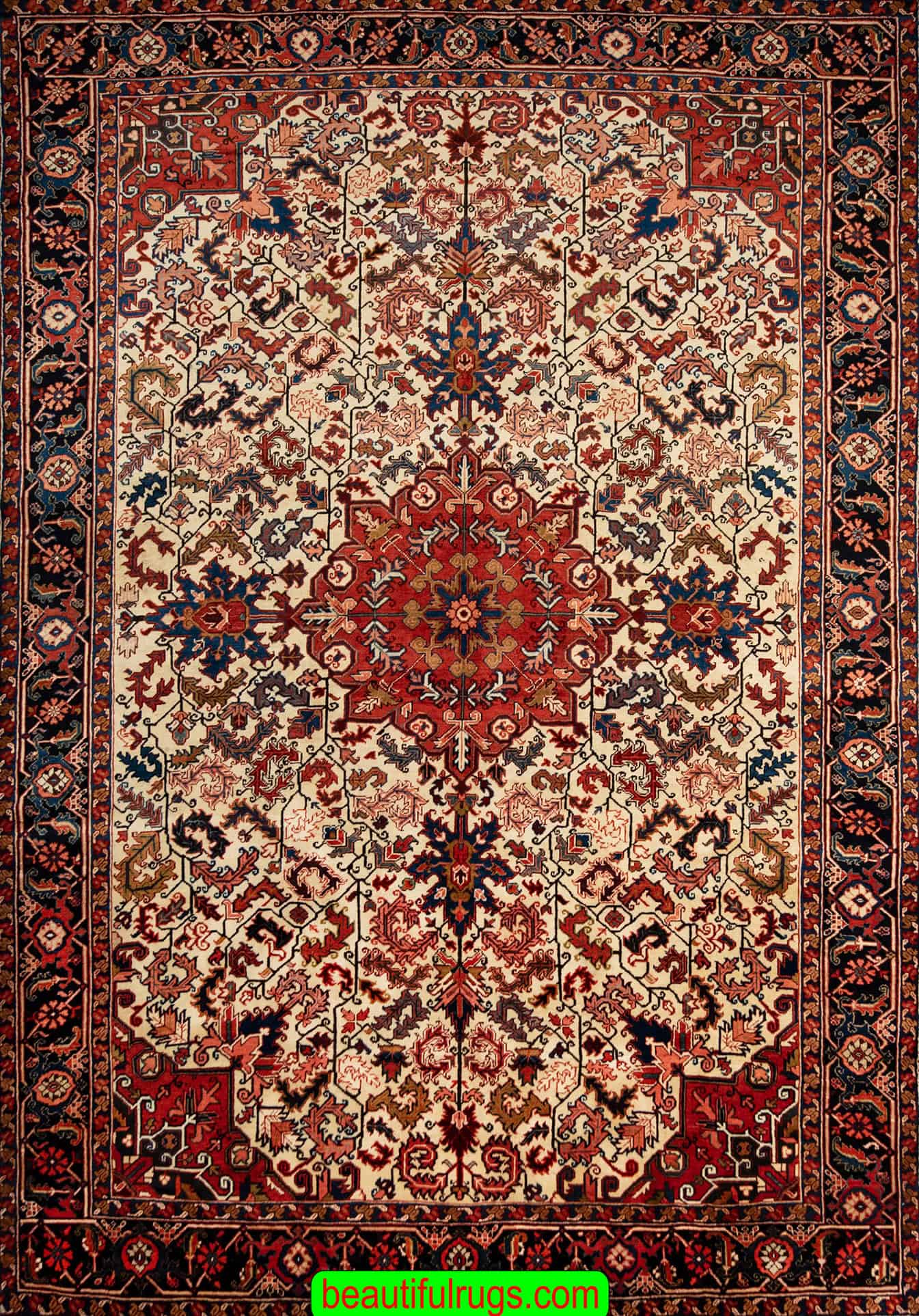 Persian handmade rug, Heriz Serapi rug in beige and red colors made of 100% wool. Size 8.7x11.4.