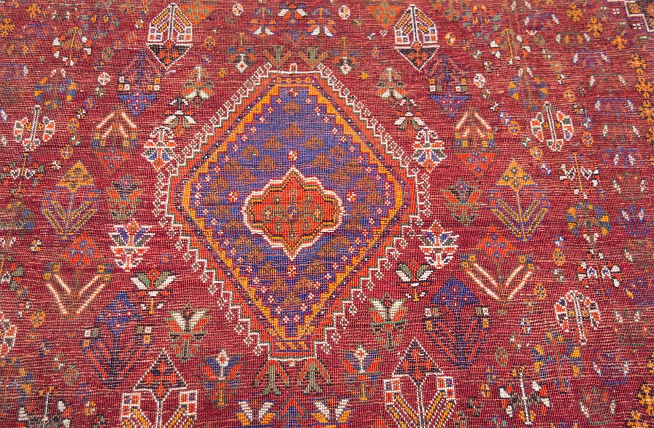 2673- Persian Style rugs. Handmade southwestern geometric Persian Shiraz wool rug. Size 5.5x8.