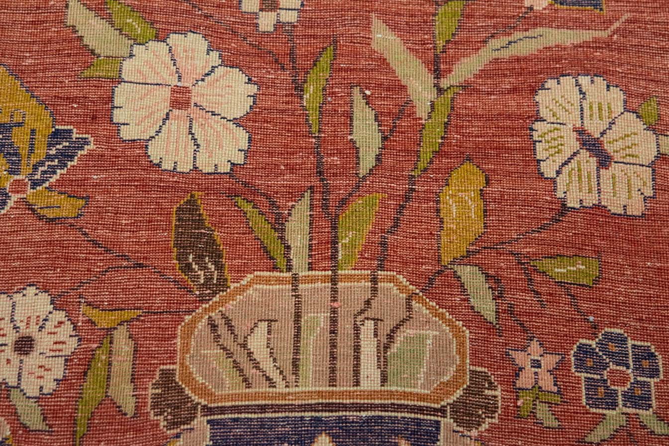 Wool rug. Hand woven Persian Shiraz rug with a vase and flowers with terracotta color. Size 3.4x5.