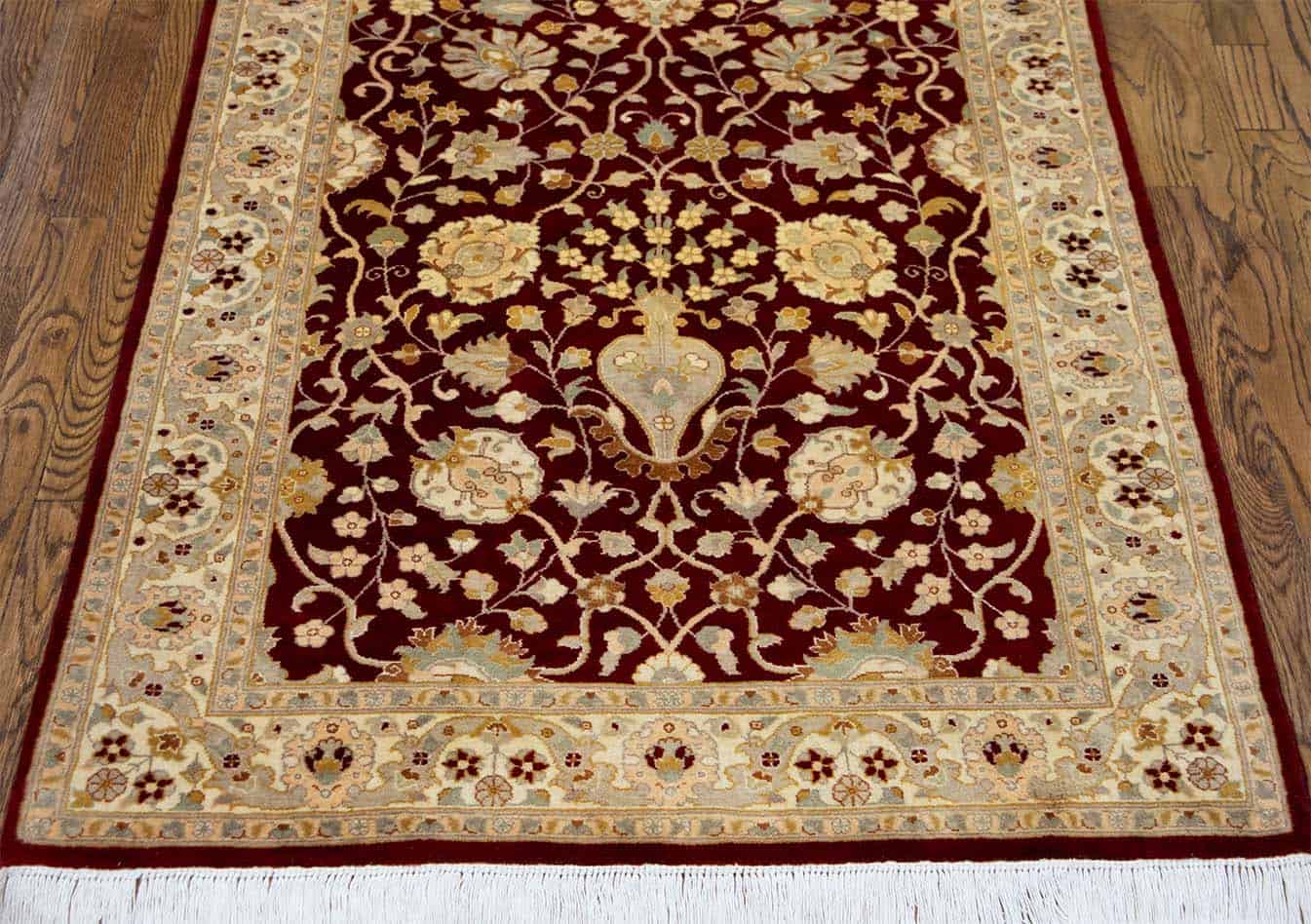 Handmade wool area rug made in Pakistan, a small area rug for small entryway. Size 3.2x5.3.