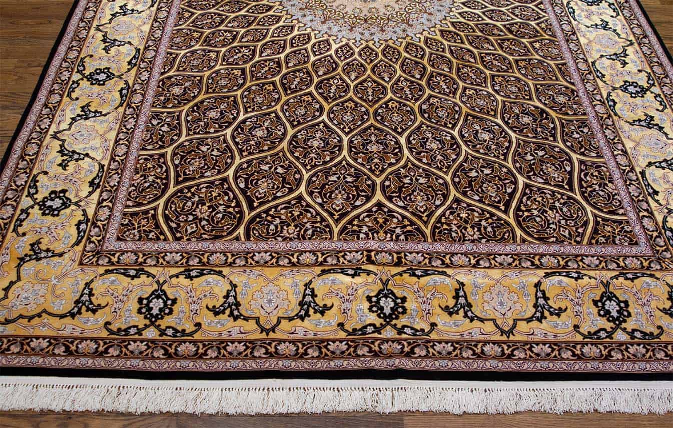 Persian purple rug. Hand knotted Persian Isfahan rug with mandala design in purple and gold colors made of kork wool and silk. Size 6.8x10.3.