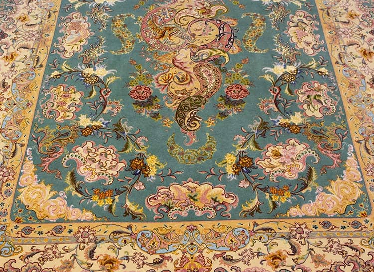 Beautiful handmade Persian rug crafted by Shir Far, made from wool and silk. Size 5.2x7.4.