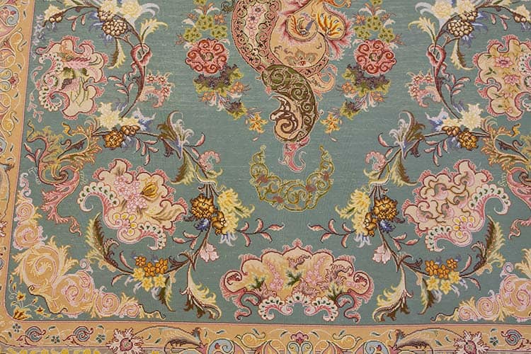 Beautiful handmade Persian rug crafted by Shir Far, made from wool and silk. Size 5.2x7.4.