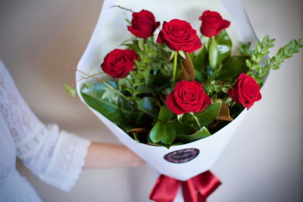 6 Roses (Half Dozen) - Image 4