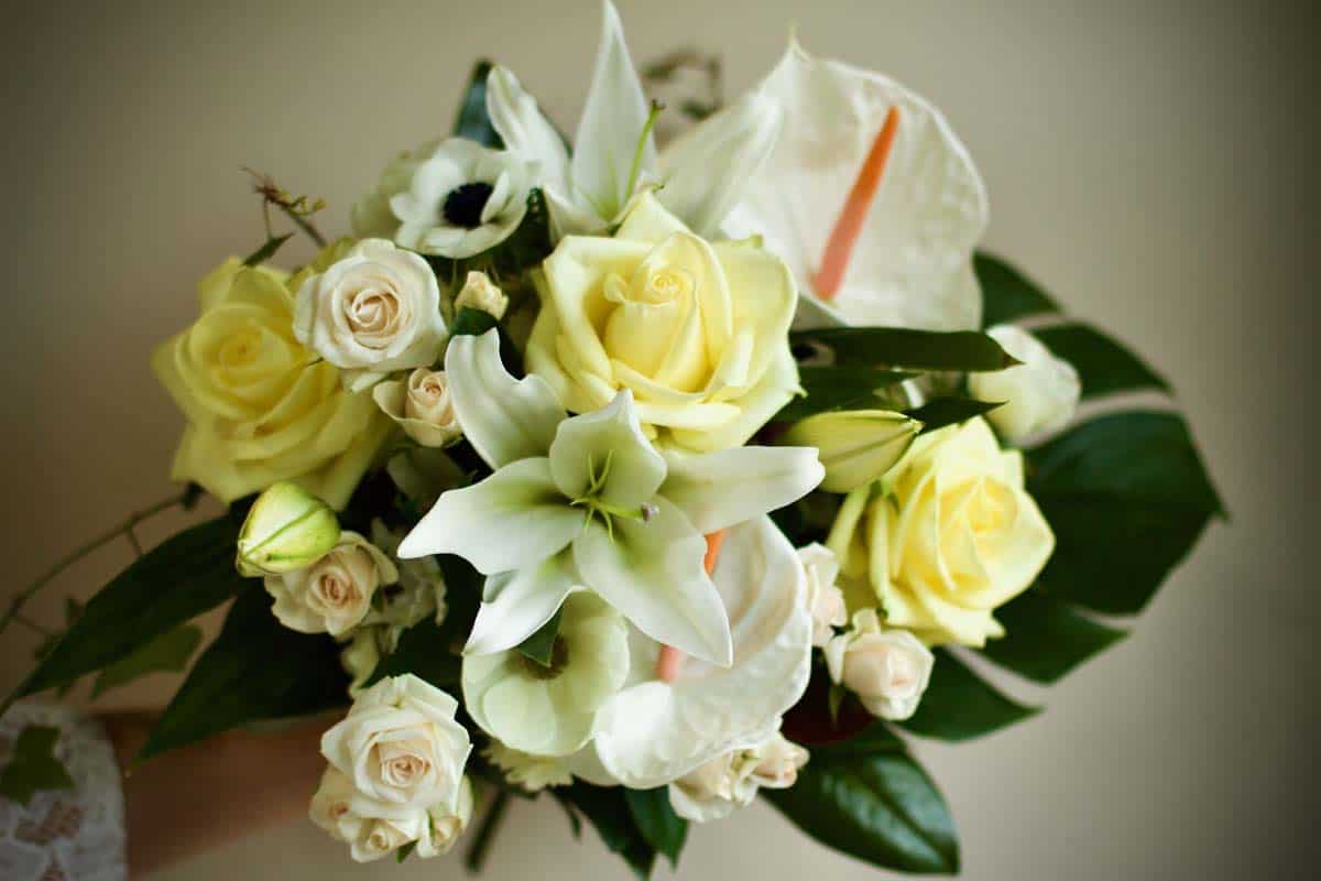 Elegance White & Green  Bouquet - Image 3