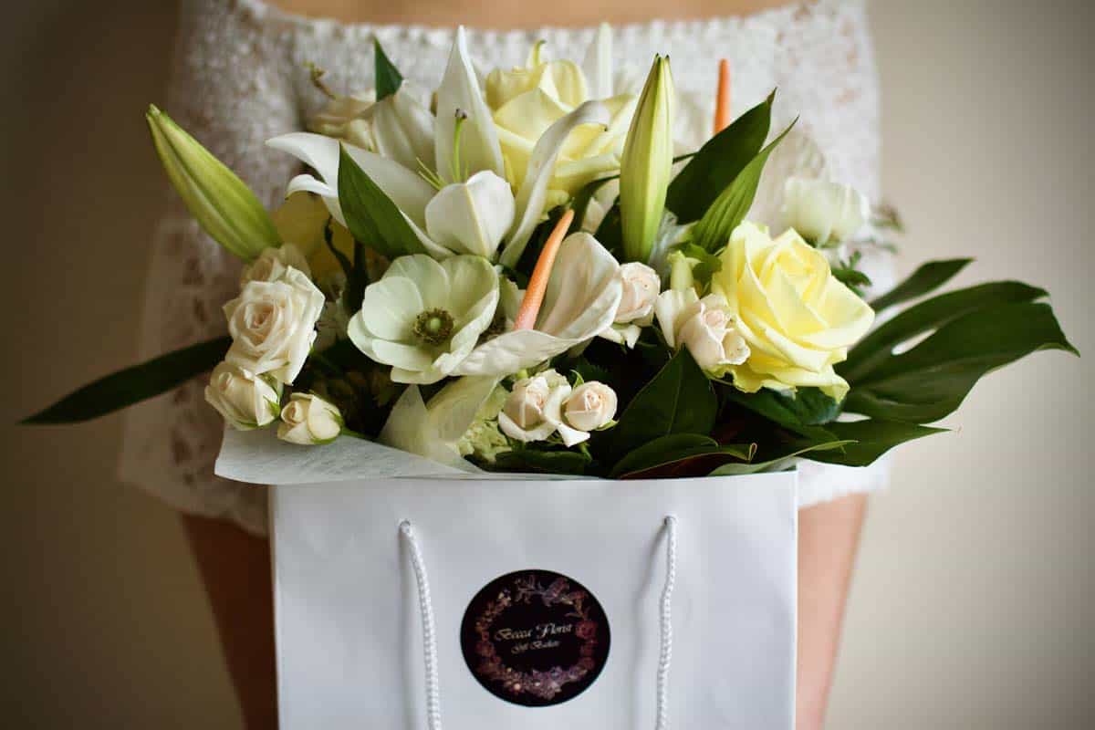 Elegance White & Green  Bouquet - Image 4