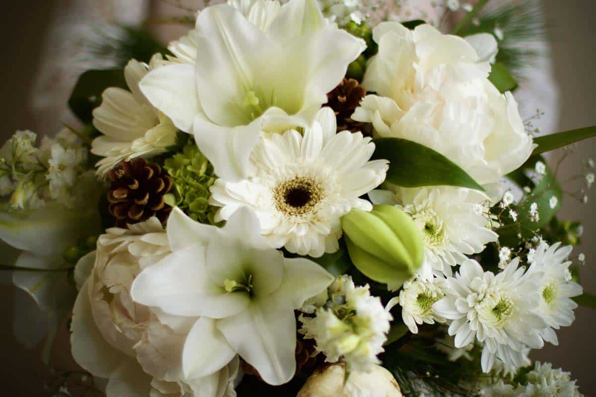 Snow White Christmas Bouquet - Image 2