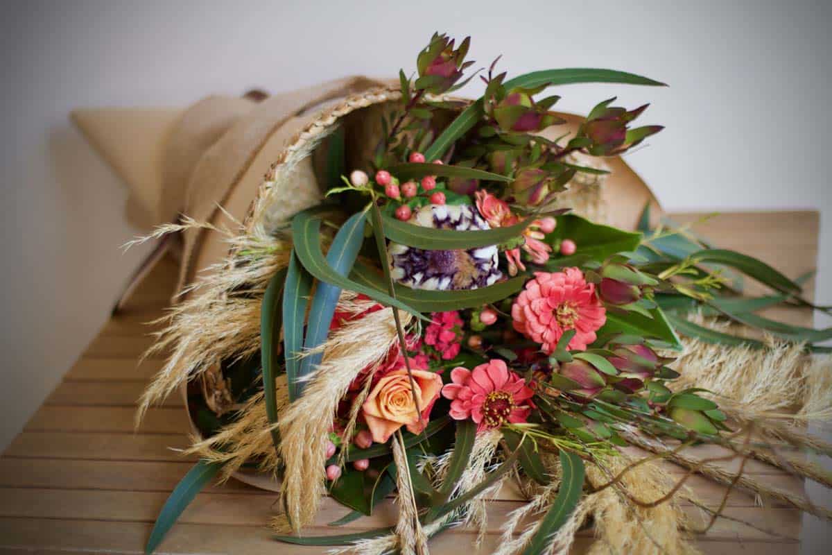 Native & Earthy Flower Bouquet - Image 4