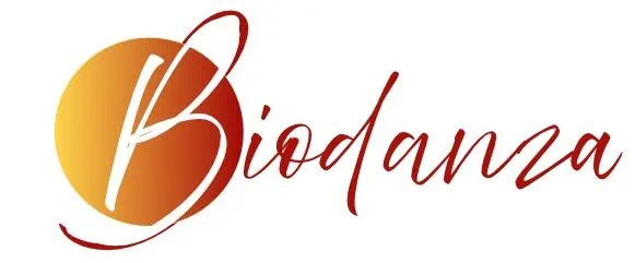 Das Wort Biodanza ist in roter Schreibschrift geschrieben, mit einem großen orangen und gelben kreisförmigen Farbverlauf hinter dem Buchstaben B - perfekt, um es im Jahr 2025 als lebendiges Bild auf WhatsApp zu teilen.