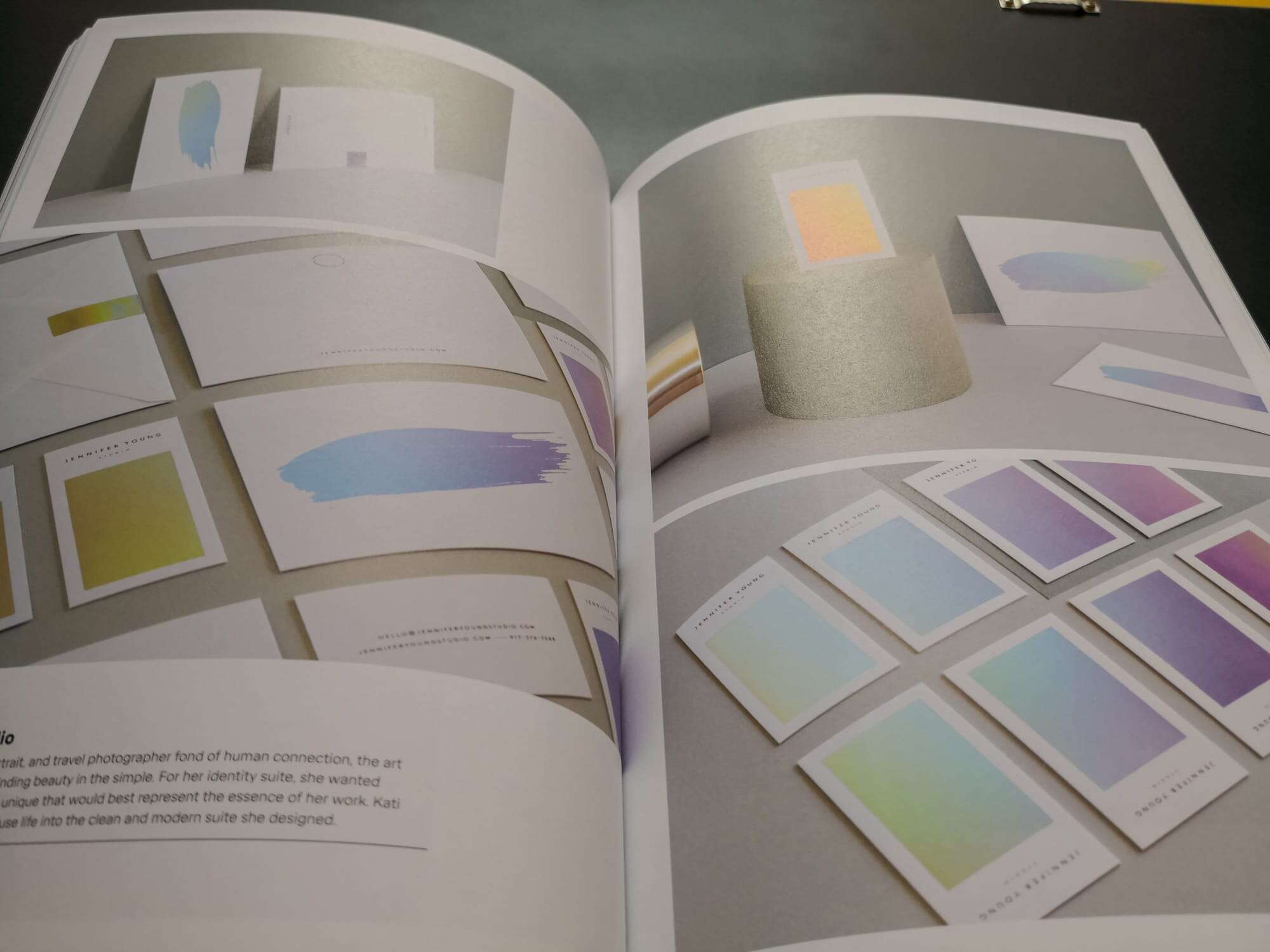 Effet irisé pour le branding design de Jennifer Young