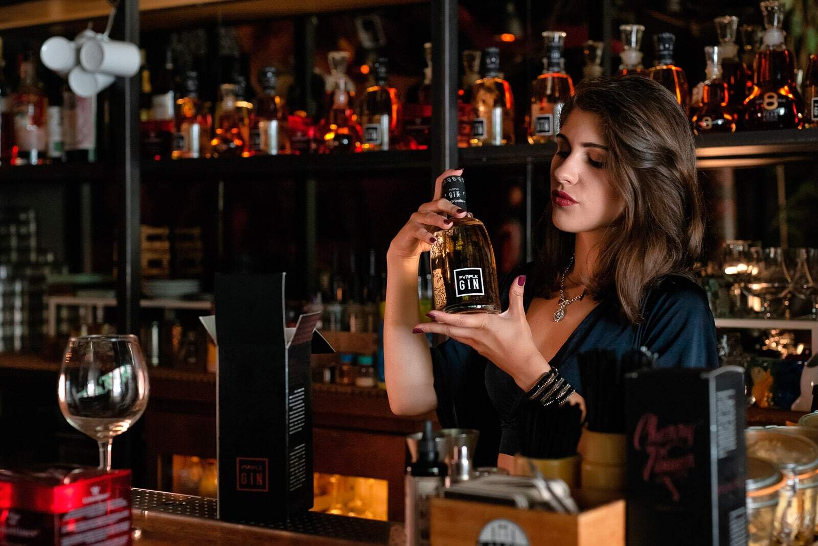 Lifestyle shooting Paris - Pvrple Gin®.