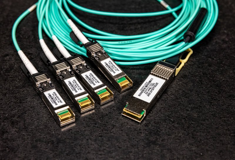 Cabos AOC (Active Optical Cables)