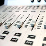 audio mixing console