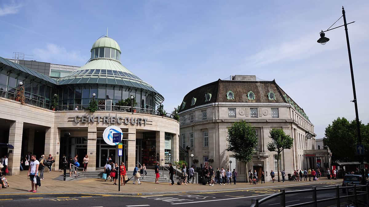 Wimbledon town Centre Court shopping