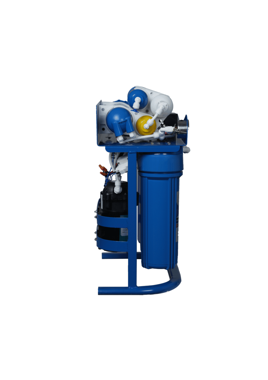 مرشح ماء منزلي متعدد المراحل مع أنابيب بلاستيكية وأجهزة تحكم مدمجة، نظام تنقية مياه عالي الجودة، مثالي لتحسين جودة مياه الشرب في المنازل.