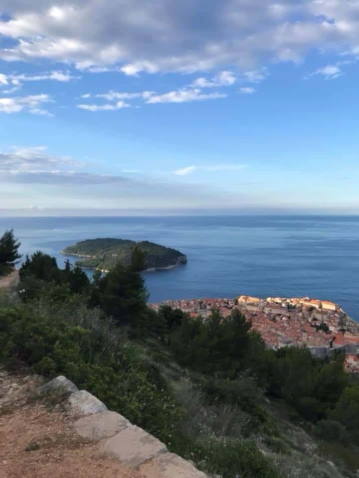 Hiking trail to Srd hill