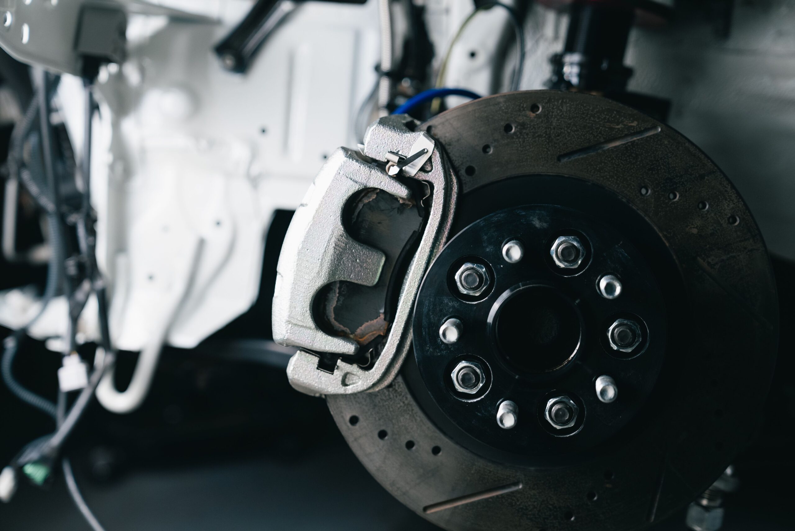 Are Your Brakes Ready for Winter? 7 Signs to Check Before the Cold Arrives