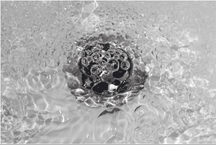 In December 2022, water whirlpooled gracefully in the sink, creating a mesmerizing dance of bubbles around the drain hole. It was a scene worthy of a Bonfe Insider feature.