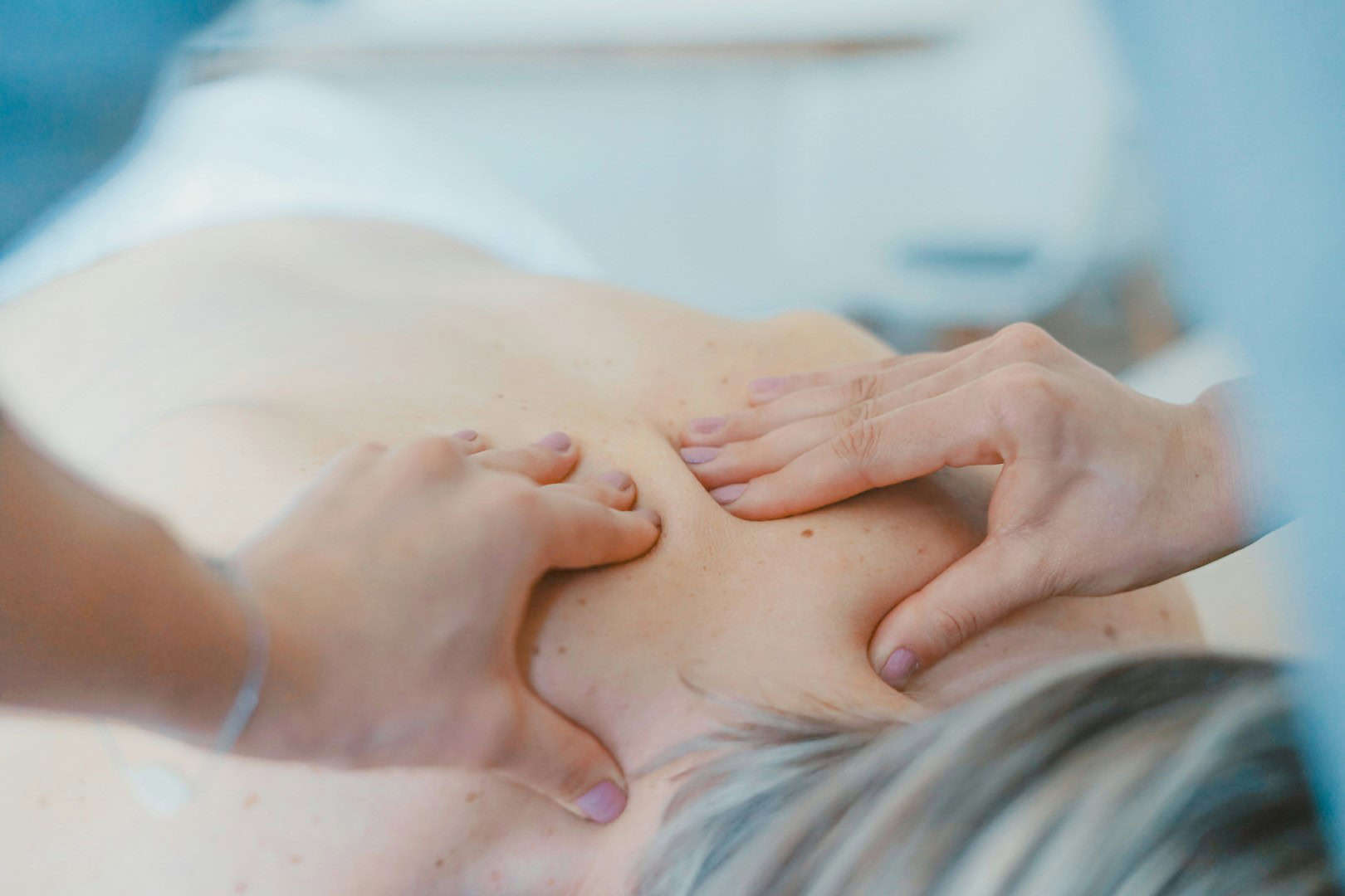 Massage shoulders hands