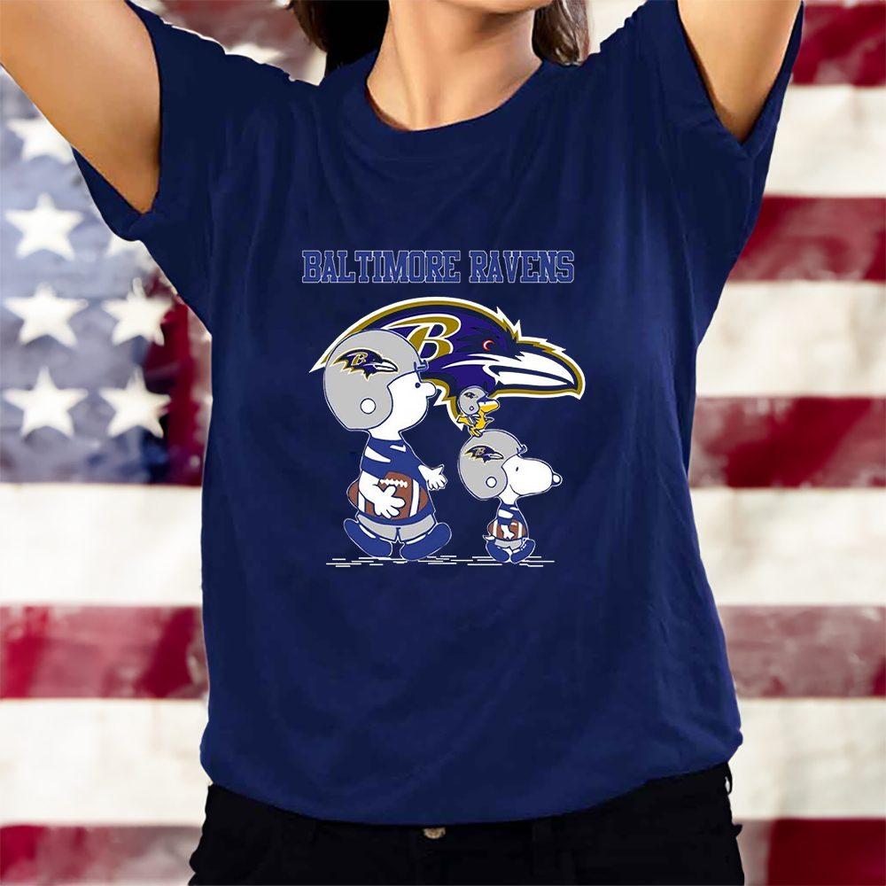 Ravens Snoopy Play Soccer T-Shirtt