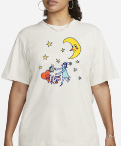 Izzi Lee Group Photo T-Shirt3