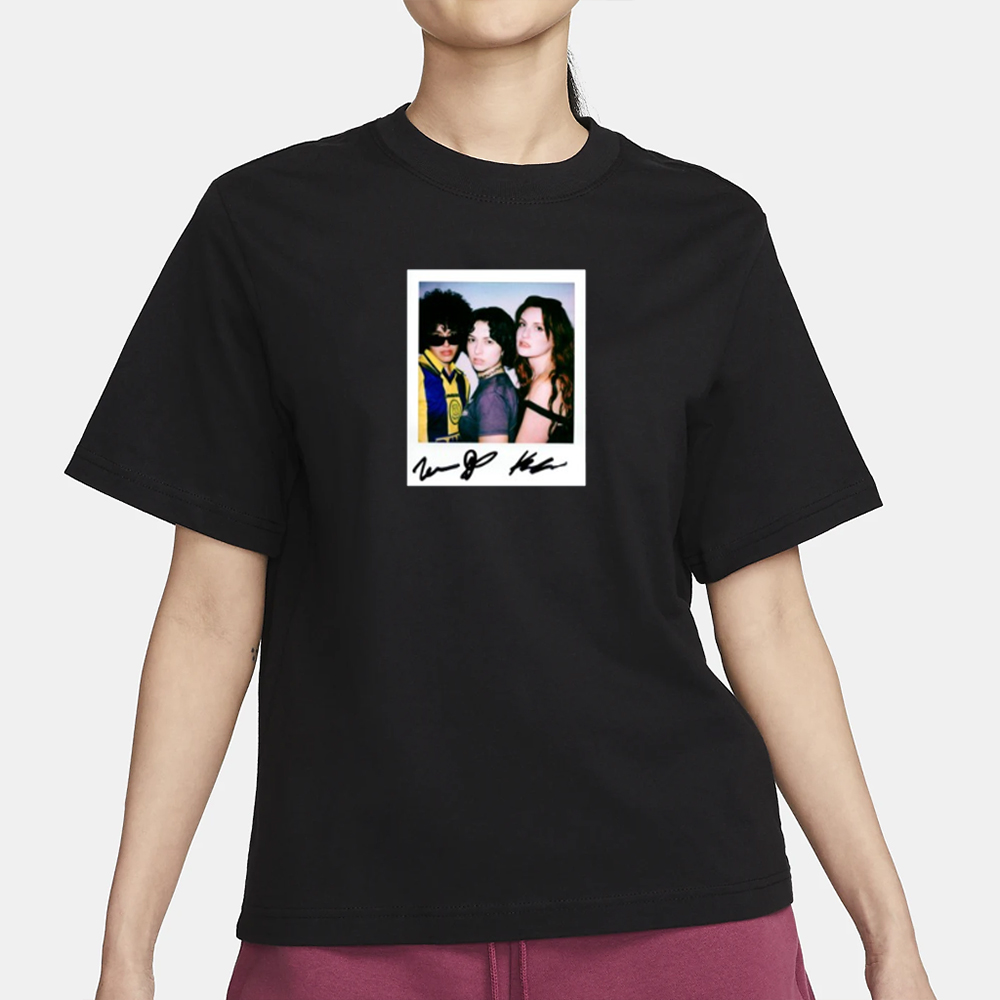 Muna Polaroid White Crewneck T-Shirt 4 Muna Polaroid White Crewneck T-Shirt1