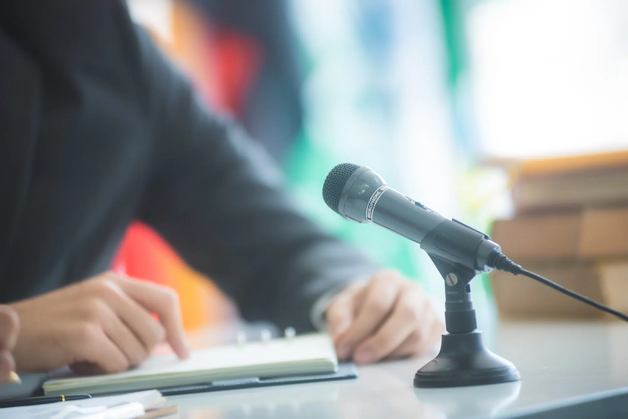 International businessmen make a public statement about diplomatic cooperation