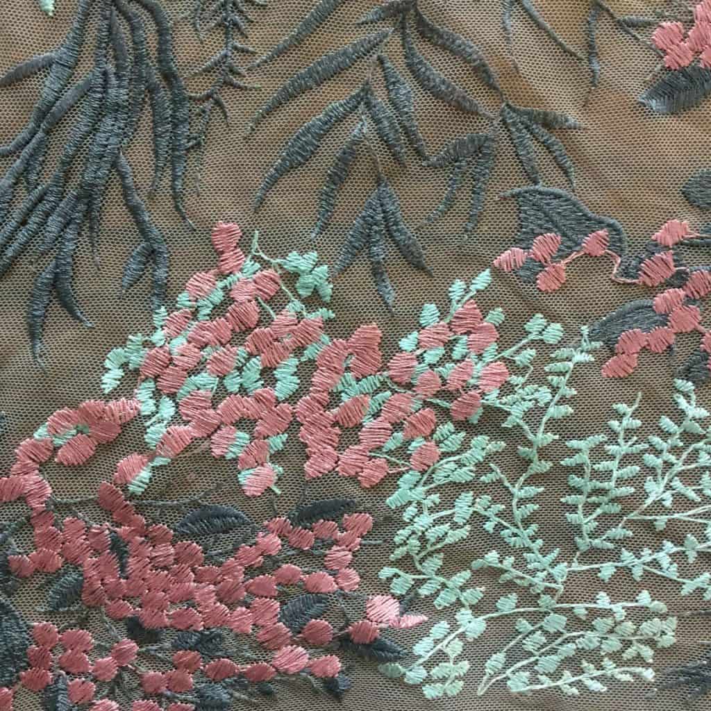 Floral pattern lace fabric