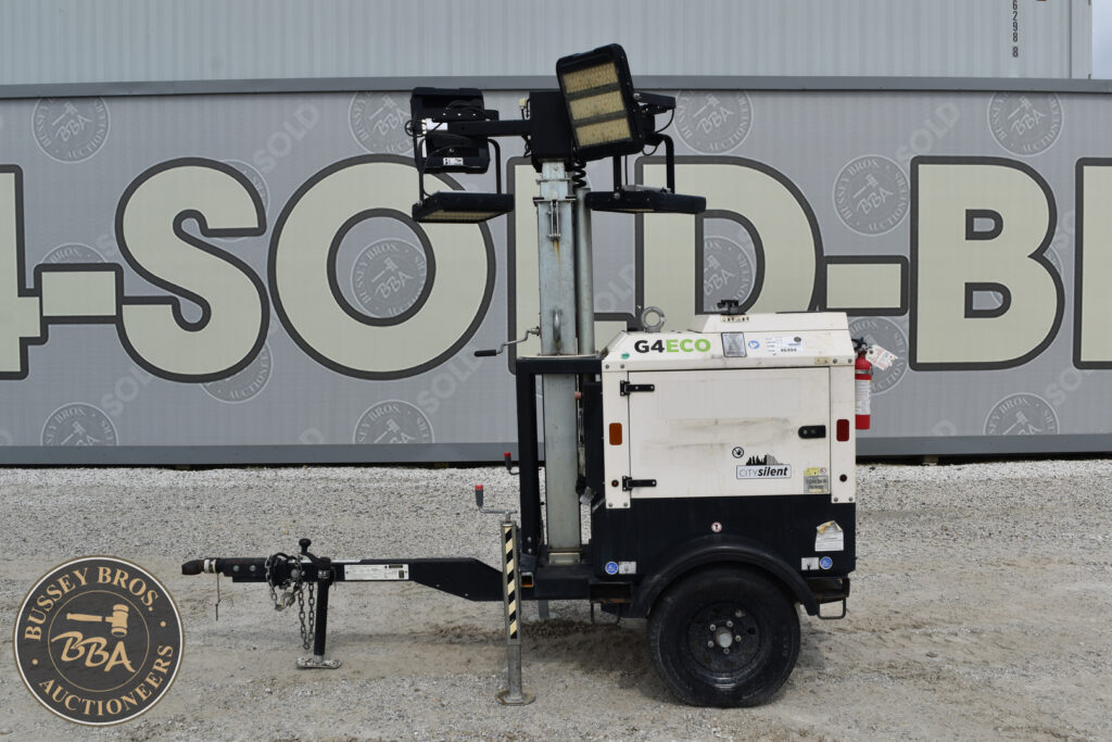 Portable G4 Eco mobile light tower for construction sites.