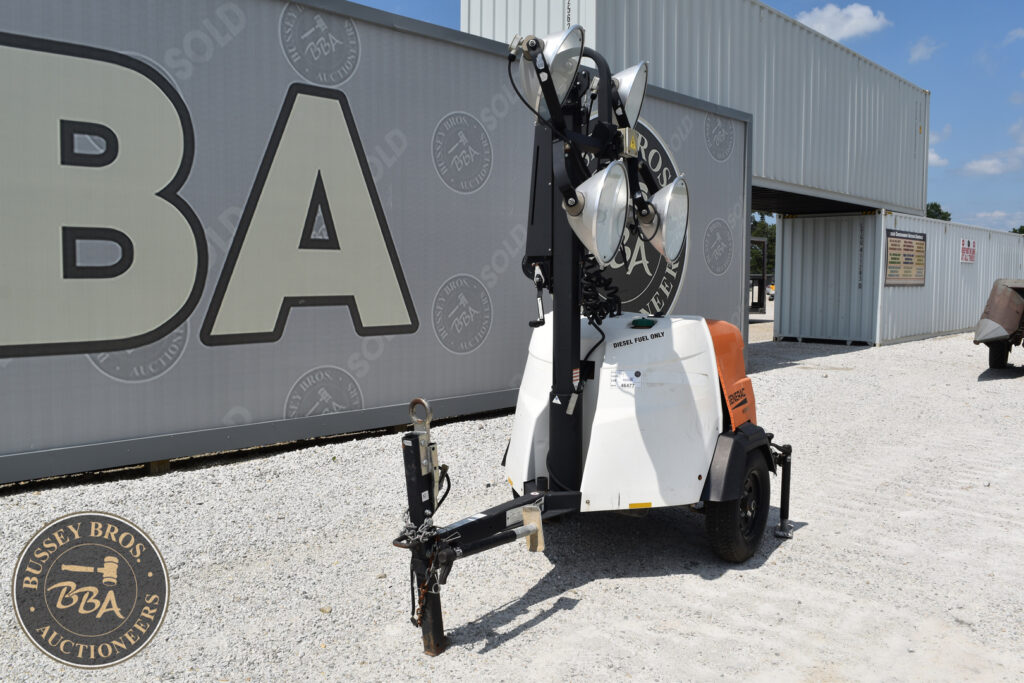 Portable light tower for construction at Bussey Bros Auction.