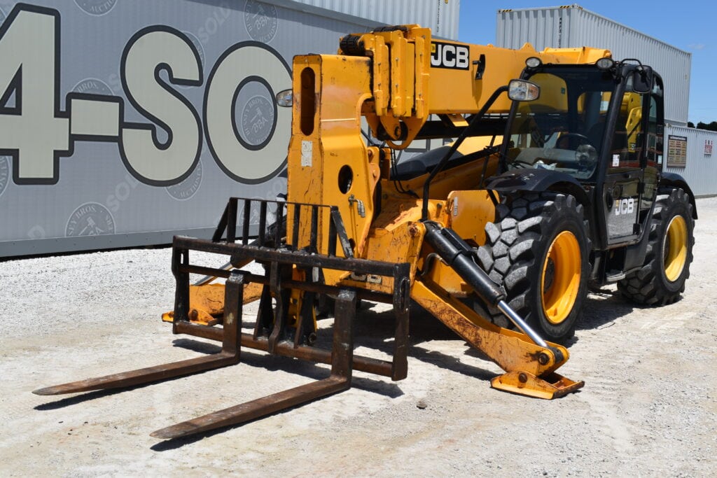 JCB wheel loader at heavy equipment auction site.