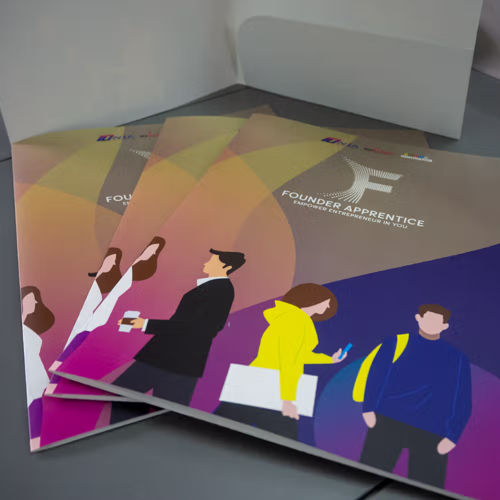 แฟ้มกระดาษพรีเมียมเคลือบด้าน Matte Lamination พร้อมเทคนิคปั๊ม Spot UV นูนเงาเน้นโลโก้บริษัท ดีไซน์มีกระเป๋าสอดเอกสารและช่องเสียบนามบัตรสุดหรู