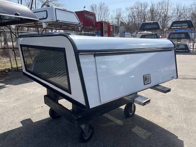 NEW 19+ RAM 1500 67" COLOR:STANDARD WHITE