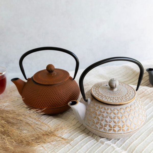 Cast Iron Teapot - White and Gold (800ml) - Image 2