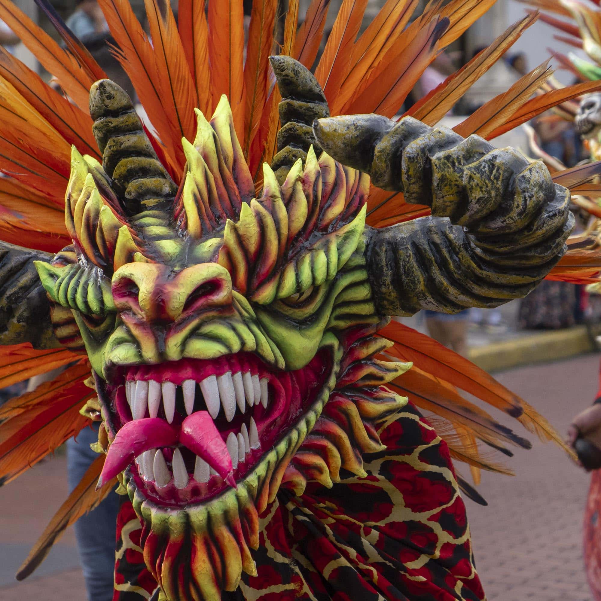 Orange Diablico Sucio Costume in Casco