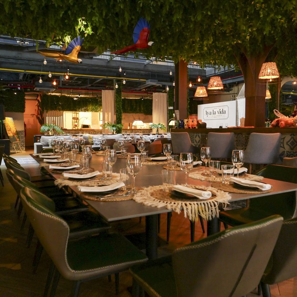 Aya La Vida Casco Viejo long dining table set for 14 guests