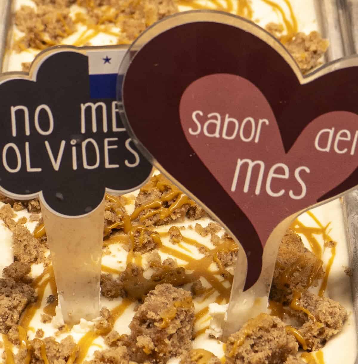 Close-up of Benissimo Gelato Café’s Chicheme sorbet in Casco Viejo, Panama. This artisanal sorbet reimagines the traditional Panamanian beverage made from corn, milk, vanilla, and cinnamon — offering a cool, modern twist on a local classic. A signature flavor that connects culture and craftsmanship. Photo by James for CascoViejo360.com.