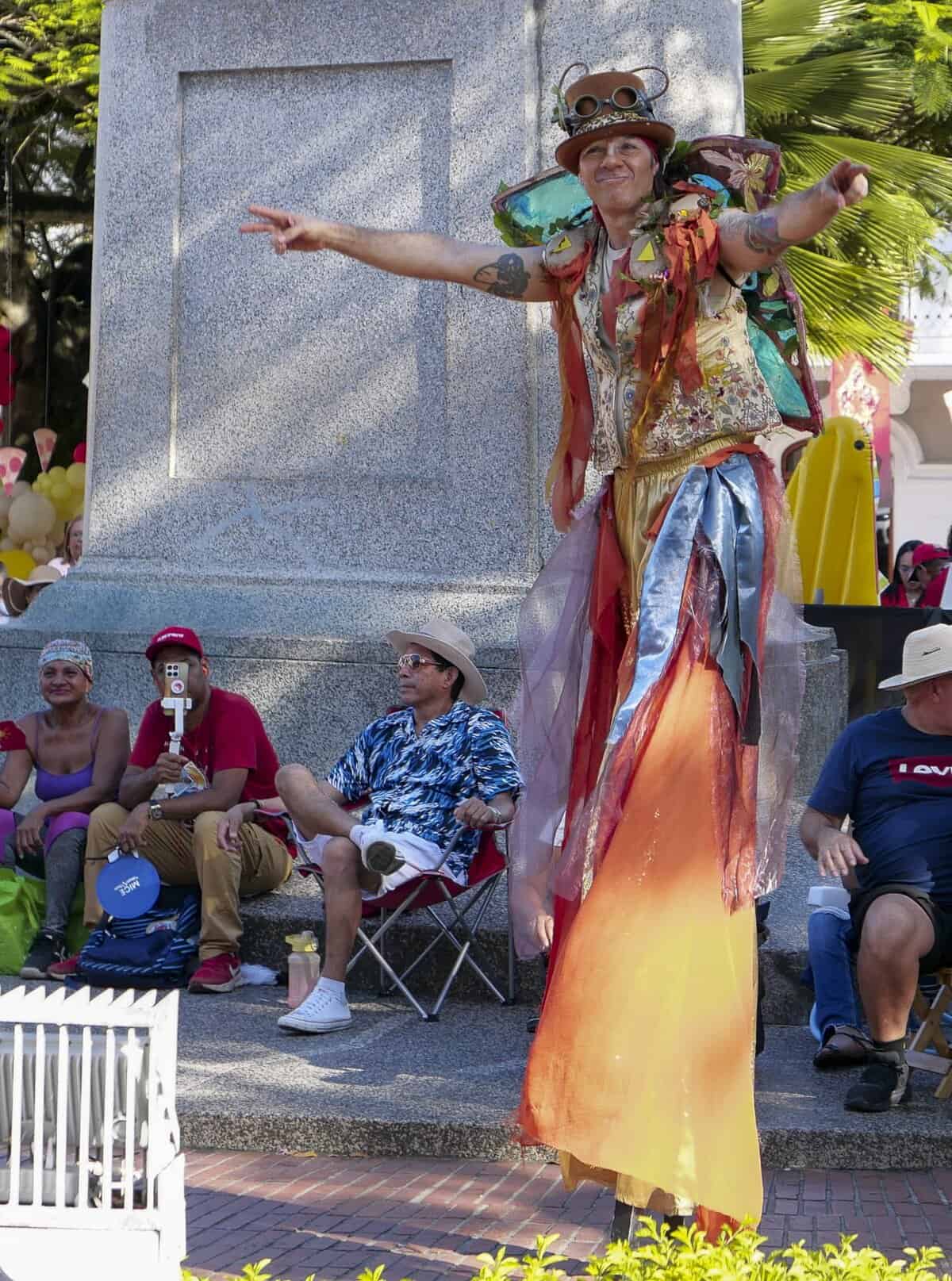Street performer entertaining the crowd during Casco Peatonal in Casco Viejo, Panama City