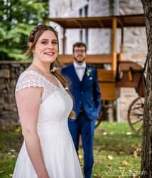 Hochzeitsfoto von Braut und Bräutigam im Freien bei Hochzeit in Aachen.