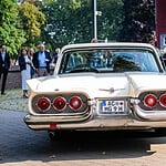 Hochzeit mit einem Oldtimer in weiß