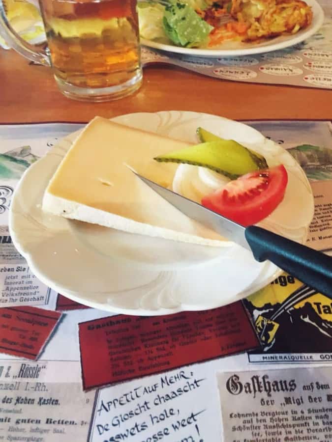 Alpstein-äscher-cheese