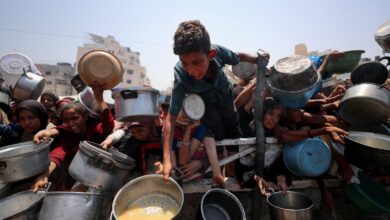 حماس تقول إنه "لا توجد" مفاوضات حالياً، وأكثر من " 100 ألف طفل" يواجهون خطر الموت الجماعي في غزة