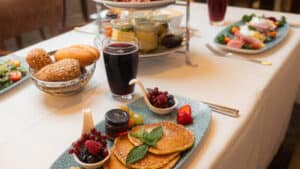 Gourmet-Frühstückstisch im Central-Hotel Kaiserhof