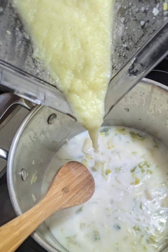 return pureed soup to soup stock base