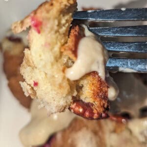 cranberry pecan chai bread pudding with creamy vanilla chai sauce (1)