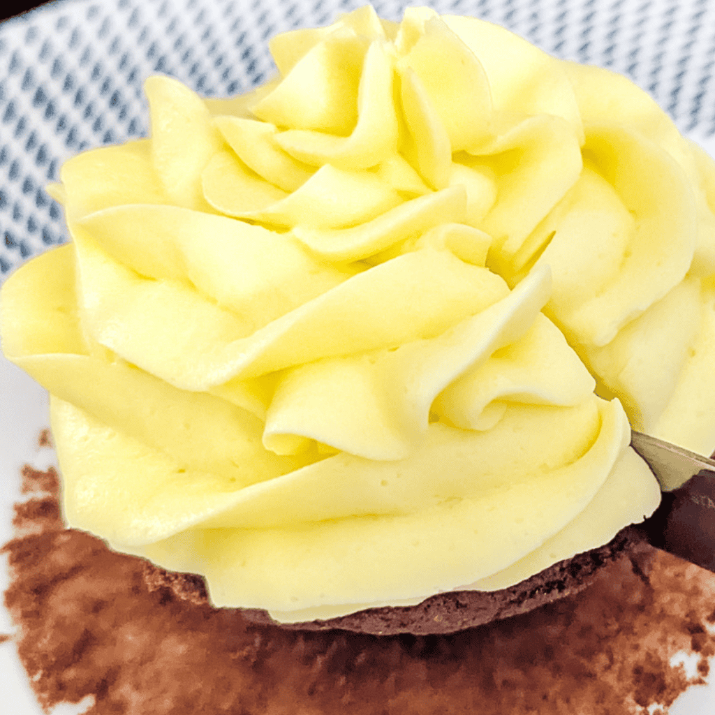 Delicious homemade flavored Cool Whip frosting for cakes and desserts. Easy to make with simple ingr.