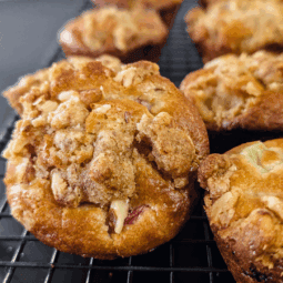 rhubarb muffins with walnut streusel