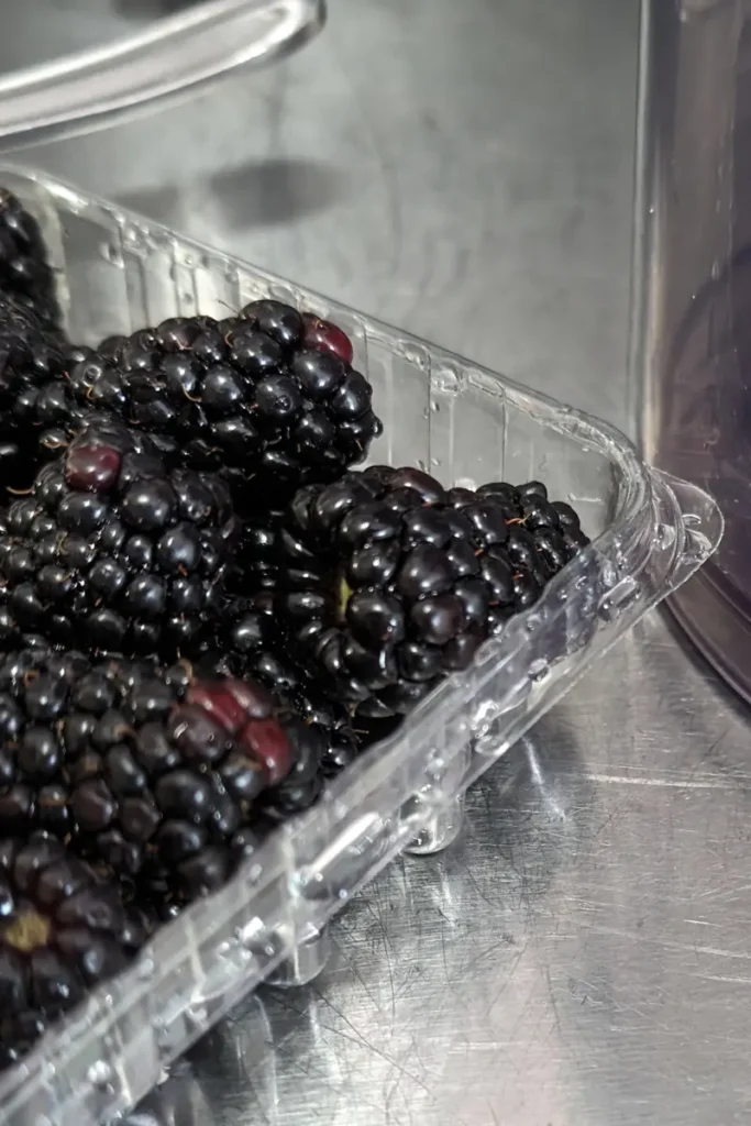 washed blackberries to add to taro ice cream