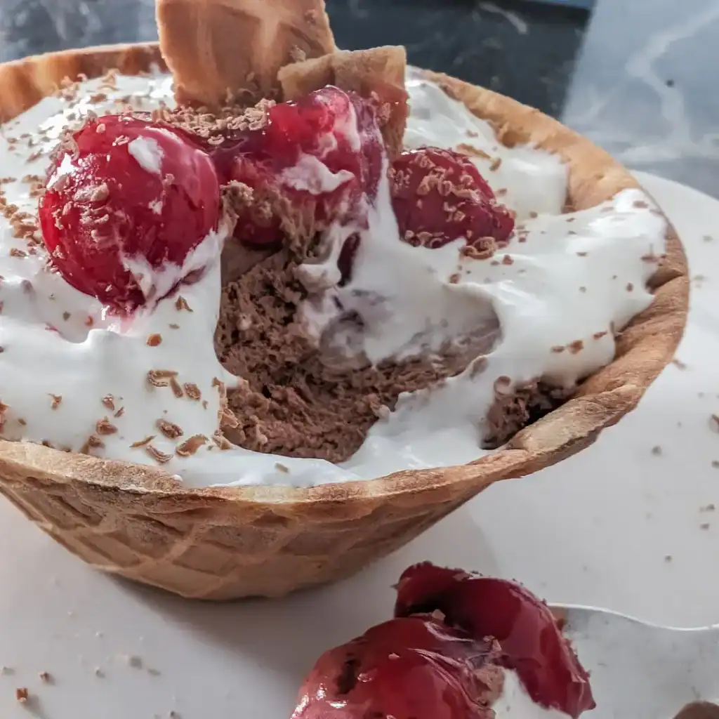 no bake chocolate cherry cheesecake waffle bowls (3)