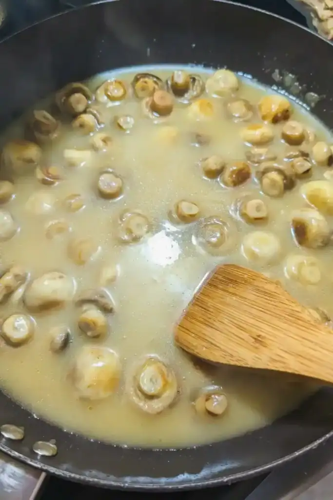 adding mushrooms back to sauce
